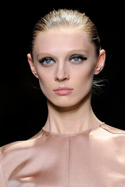 Look 11